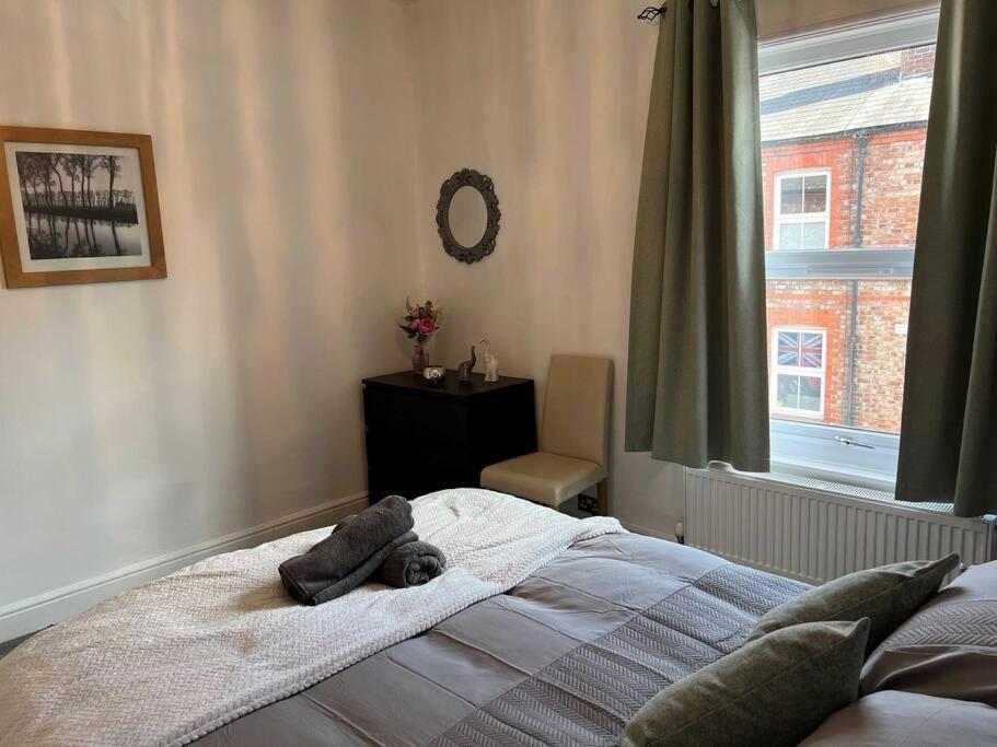 Spacious 2-Bedroom House In Stockton Heath With Free Wifi By Amazing Spaces Relocations Ltd Warrington  Extérieur photo